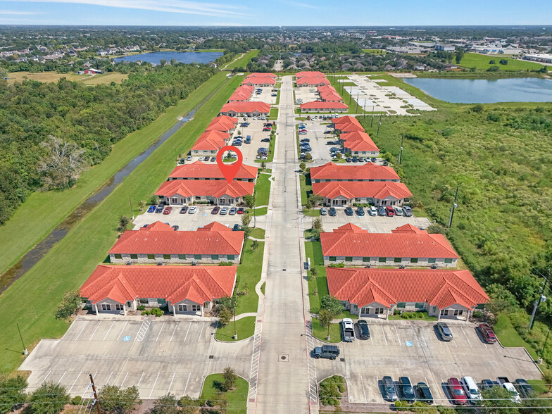 2743 Smith Ranch Rd, Pearland, TX for sale - Aerial - Image 2 of 26