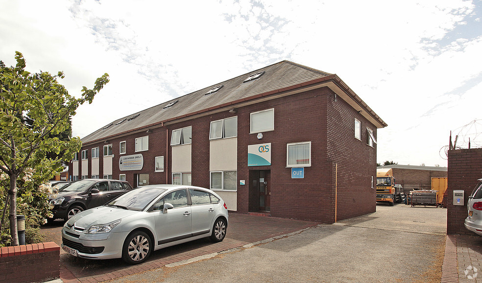 Bridle Way, Bootle for lease - Building Photo - Image 2 of 3