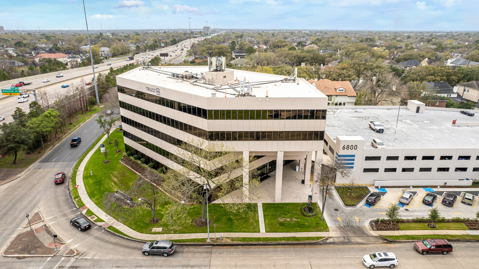 4747 Bellaire Blvd, Bellaire, TX for lease - Building Photo - Image 3 of 13