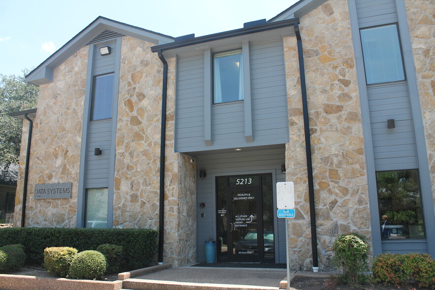 5213 Lake Shore Dr, Waco, TX for lease - Building Photo - Image 3 of 14