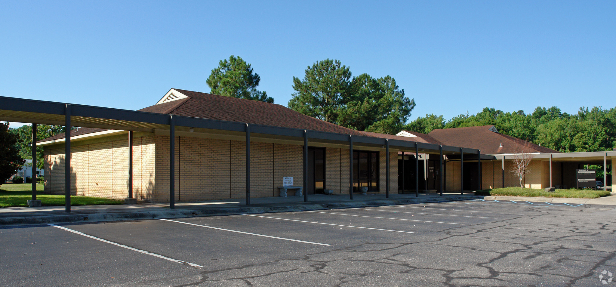 701 Doctors Dr, Kinston, NC for sale Primary Photo- Image 1 of 1