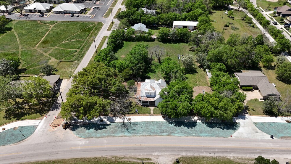 1809 Loop 332, Liberty Hill, TX 78642 1.17 Acres Zoned C2 in Liberty