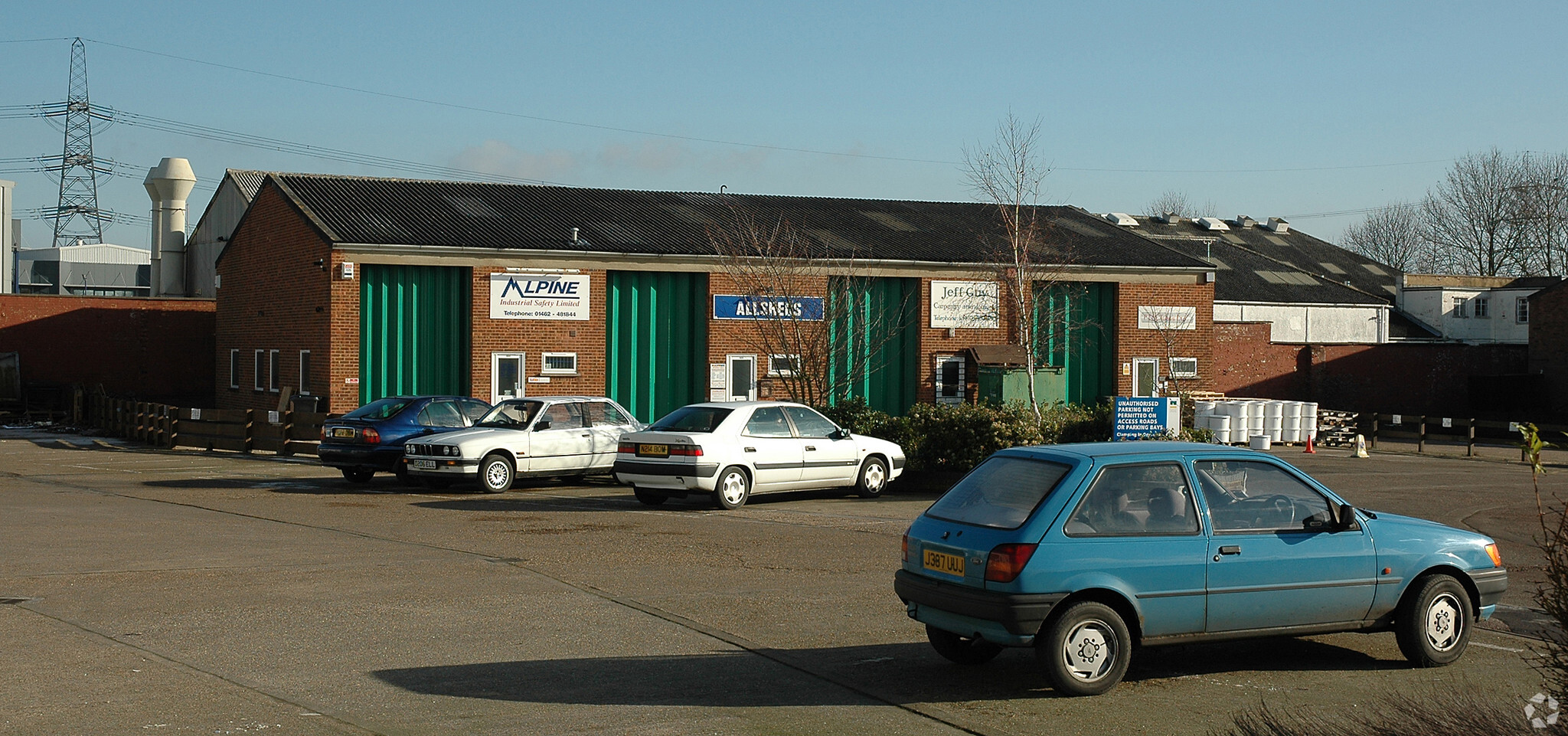 Saunders Clos, Letchworth Garden City for lease Building Photo- Image 1 of 3