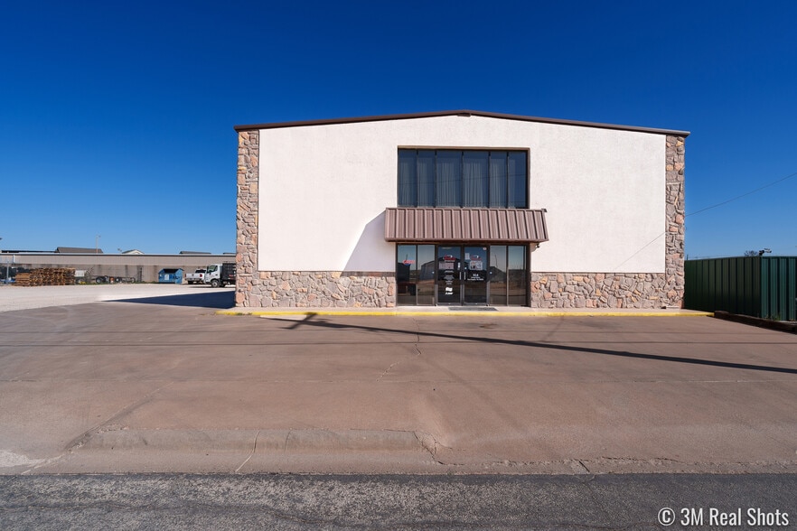 914 Arroyo St, San Angelo, TX for sale - Building Photo - Image 2 of 18