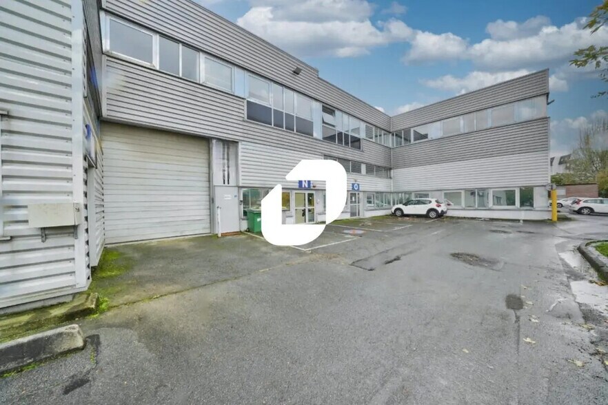 Flex in Fontenay-sous-Bois for lease - Building Photo - Image 2 of 2