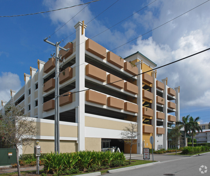 123 NE 20th Ave, Deerfield Beach, FL for lease - Building Photo - Image 3 of 11