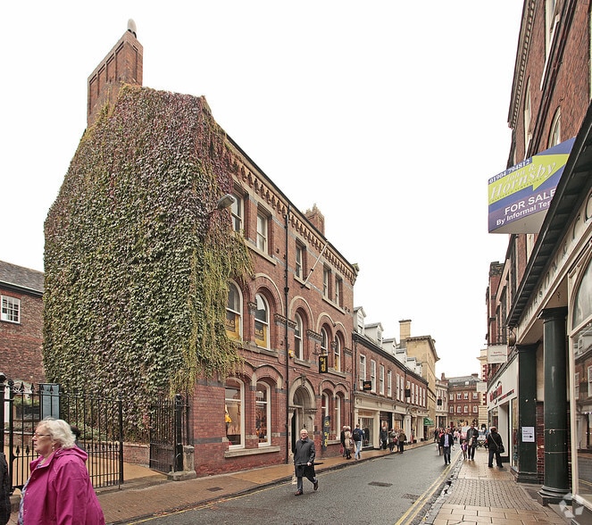 11 Lendal, York for lease - Building Photo - Image 2 of 3