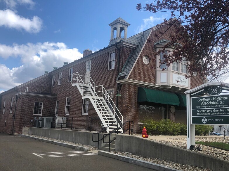 26 Broadway, North Haven, CT for lease - Building Photo - Image 2 of 4