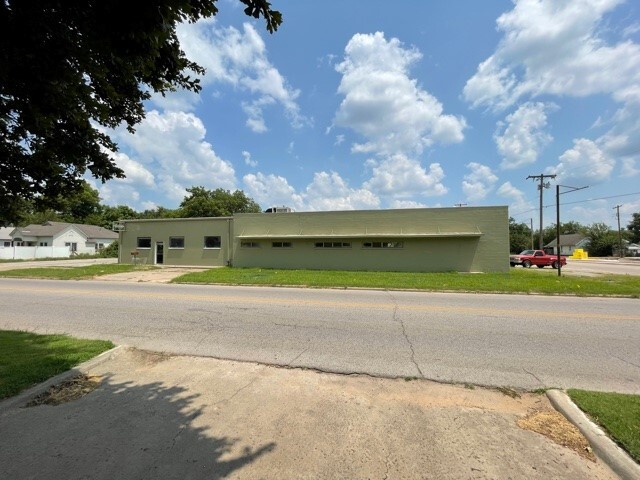 424 W 10th St, Shawnee, OK for sale - Primary Photo - Image 1 of 6