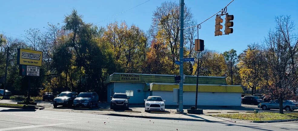 2104 Portage St, Kalamazoo, MI for sale - Building Photo - Image 2 of 12