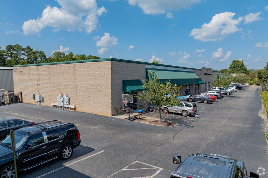 5103 Unicon Dr, Wake Forest, NC for sale - Primary Photo - Image 1 of 22