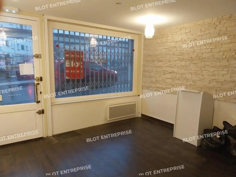 Retail in Brest for lease - Interior Photo - Image 1 of 4