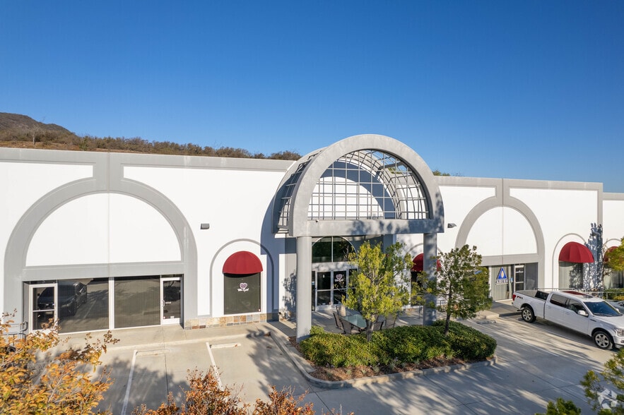 42210 Roick Dr, Temecula, CA for lease - Building Photo - Image 3 of 7