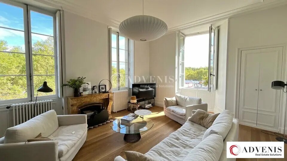 Office in Bordeaux for sale - Interior Photo - Image 1 of 12