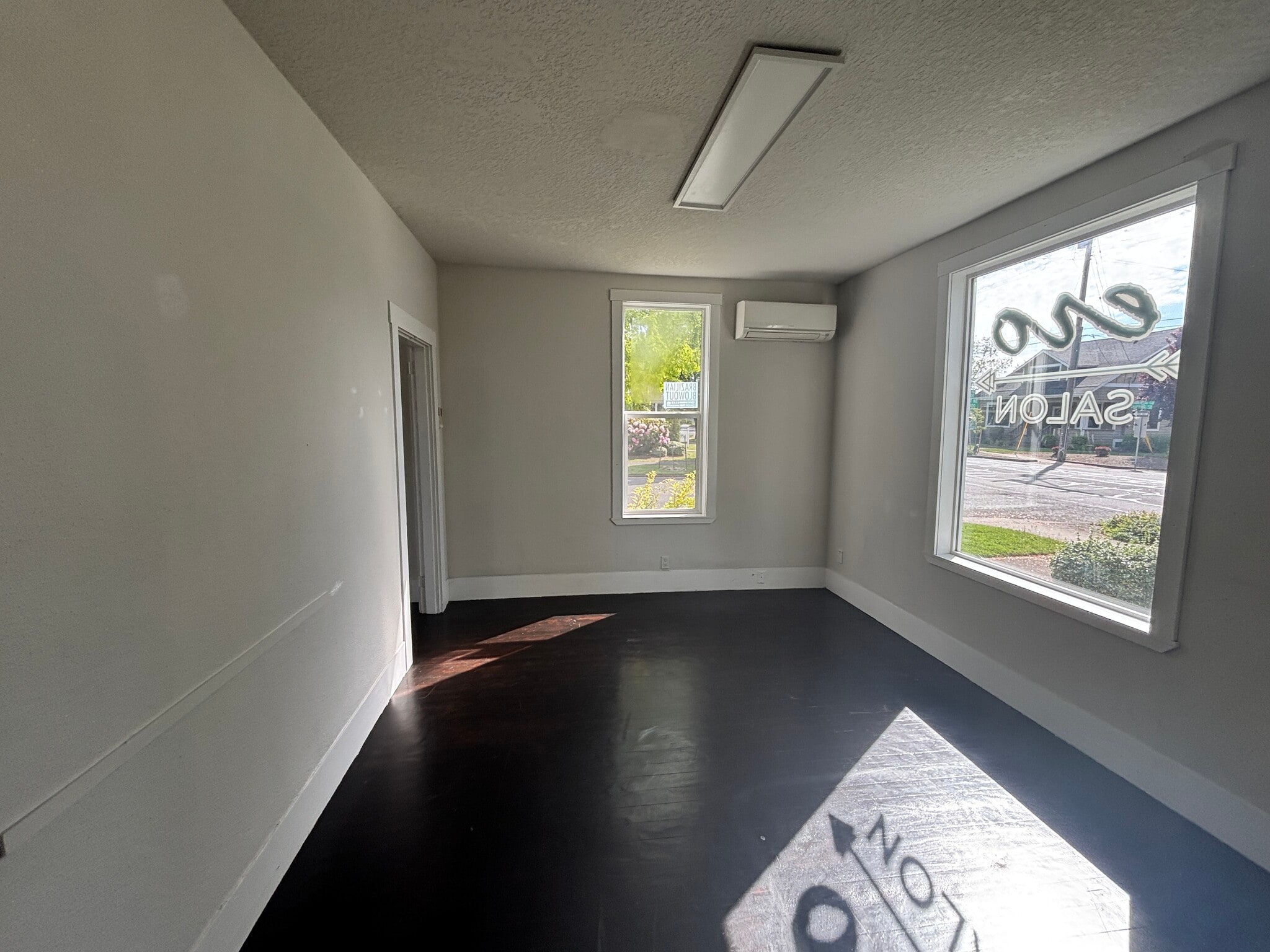 301 Shipping St NE, Salem, OR for lease Interior Photo- Image 1 of 19