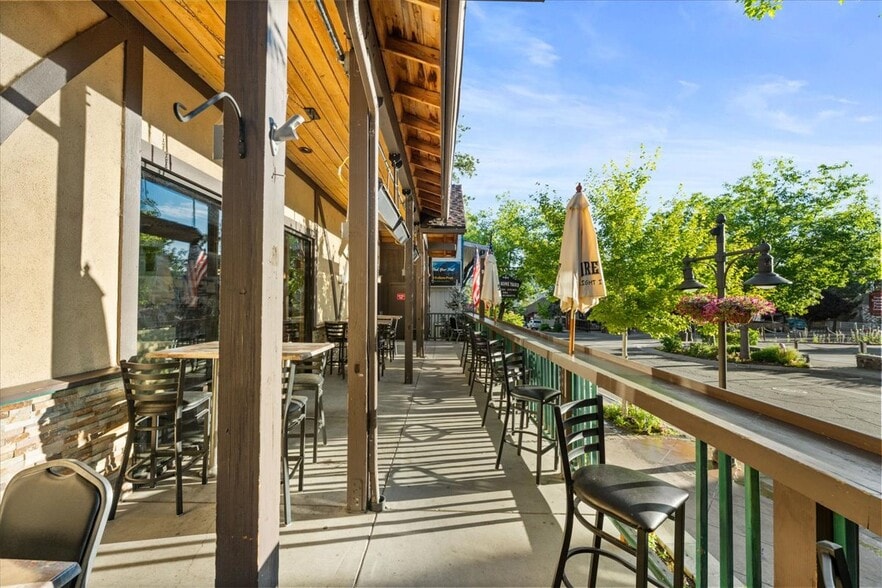 560 Pine Knot Ave, Big Bear Lake, CA for sale - Building Photo - Image 3 of 22