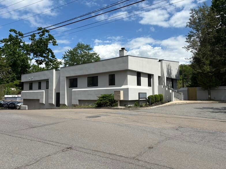 9 Hunts Ln, Chappaqua, NY for lease - Building Photo - Image 3 of 14