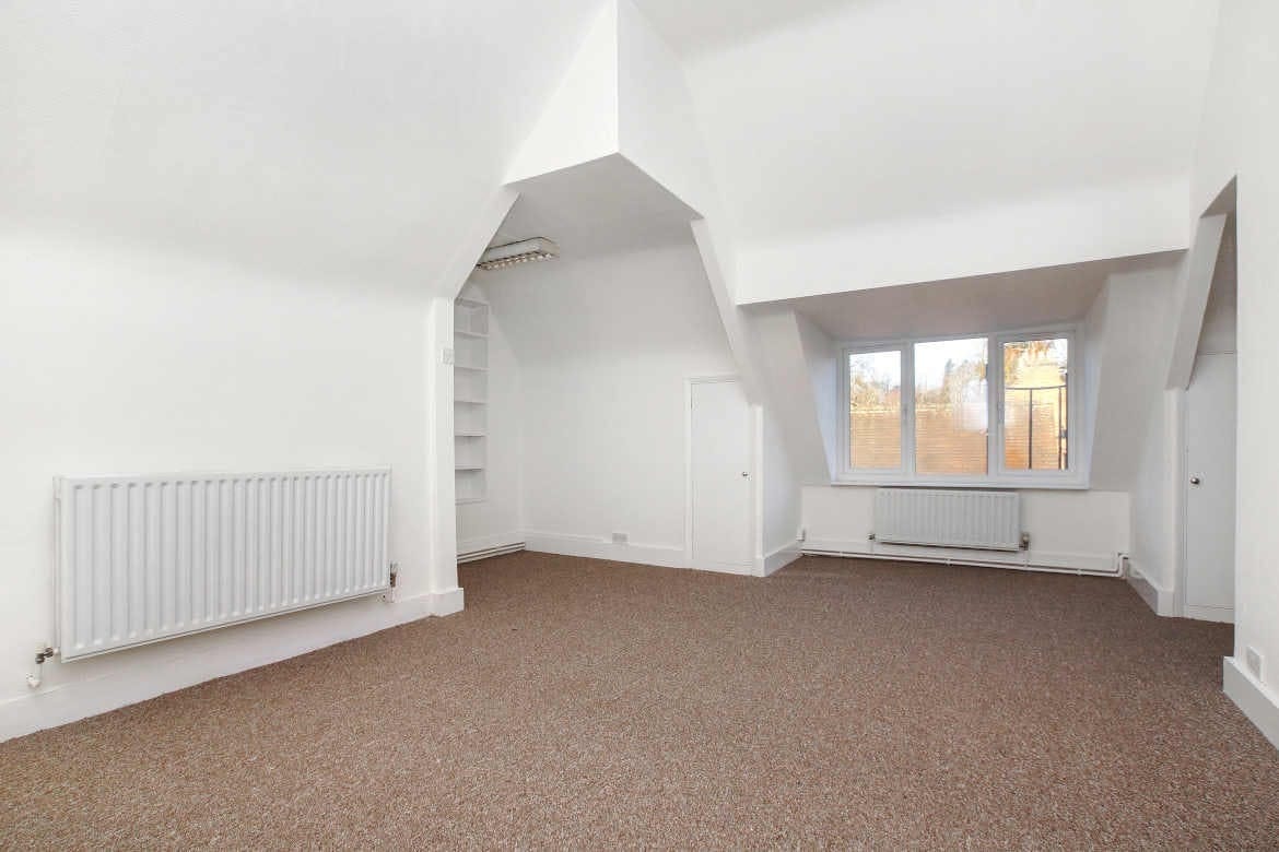 4 Chase Side, Enfield for lease Interior Photo- Image 1 of 4