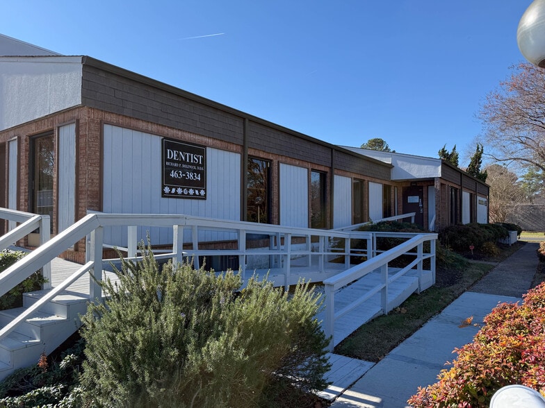 4169 Virginia Beach Blvd, Virginia Beach, VA for lease - Building Photo - Image 1 of 4