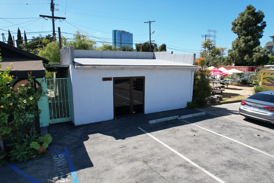 5740-5754 W Adams Blvd, Los Angeles, CA for lease - Building Photo - Image 3 of 19