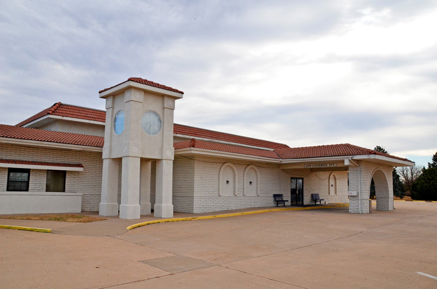 1401 W US Highway 54, Pratt, KS for sale - Building Photo - Image 3 of 22