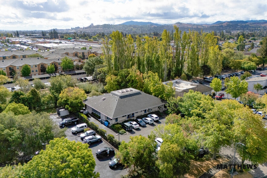 131 Lynch Creek Way, Petaluma, CA for sale - Building Photo - Image 2 of 3