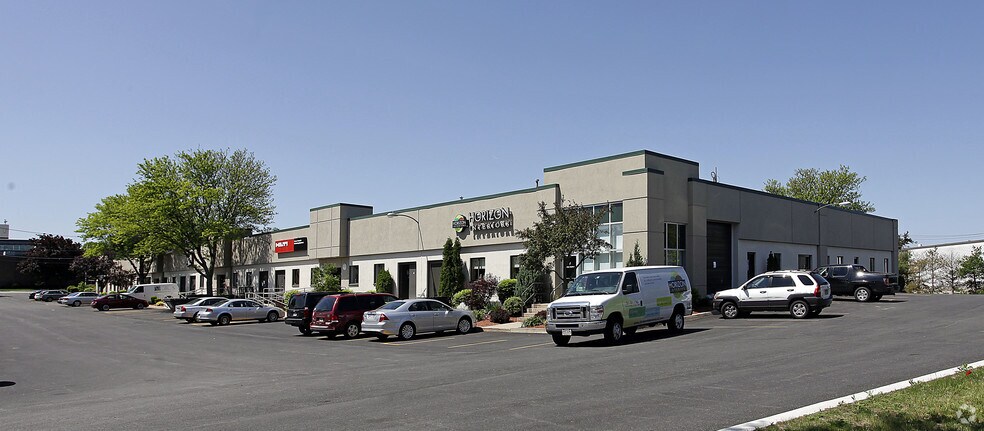 150 New Boston St, Woburn, MA for lease - Building Photo - Image 3 of 15