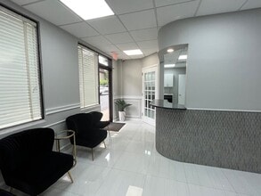 685 Bloomfield Ave, Verona, NJ for lease Interior Photo- Image 2 of 16