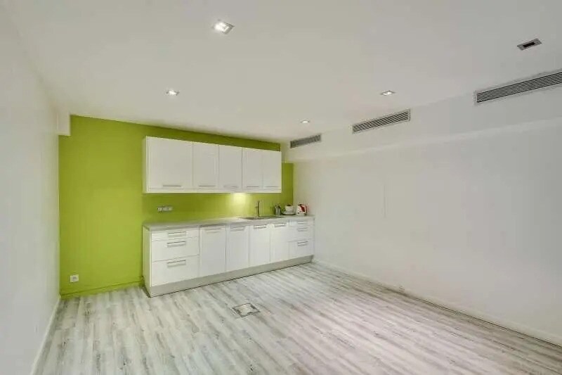 Office in Paris for lease - Interior Photo - Image 2 of 15