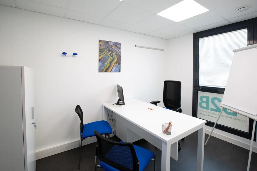 39 Route De Fondeline, Saint-Nazaire for lease - Building Photo - Image 3 of 3