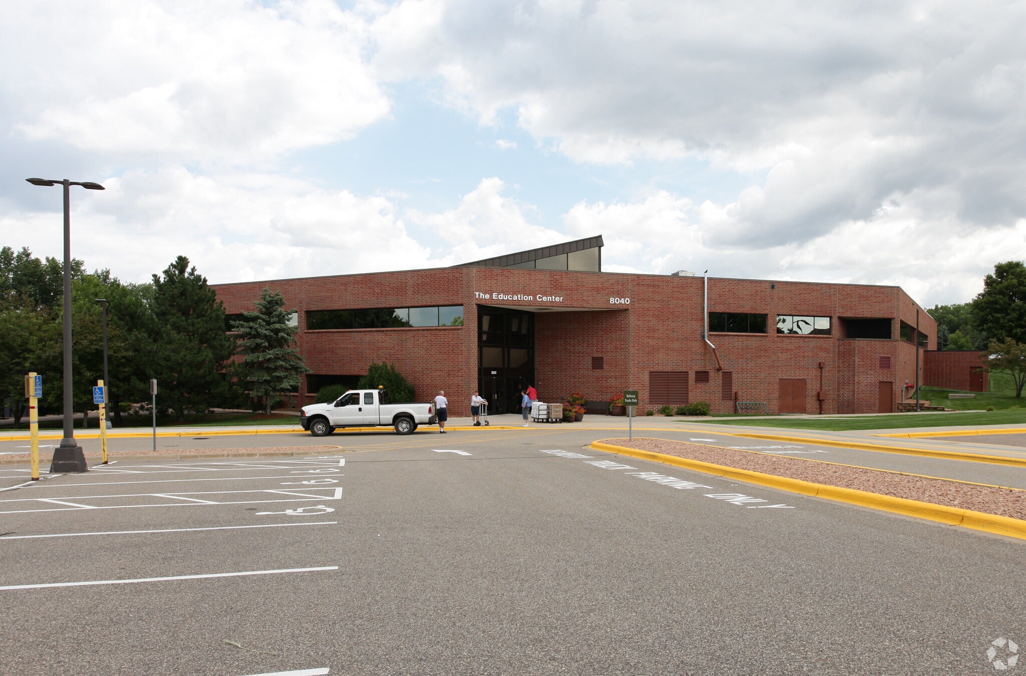8040-8100 Mitchell Rd, Eden Prairie, MN for sale Primary Photo- Image 1 of 1