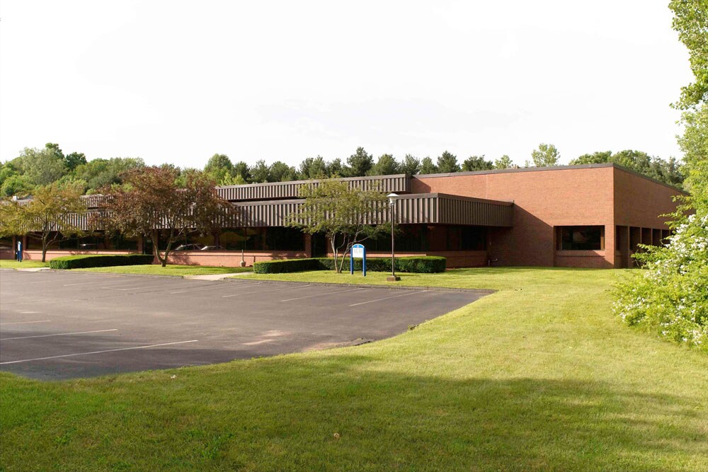 23-27 Village Ln, Wallingford, CT for sale Primary Photo- Image 1 of 4