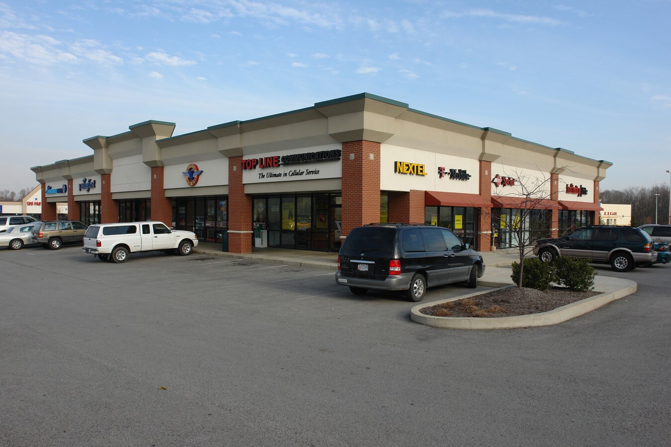 43204328 Charlestown Rd, New Albany, IN 47150