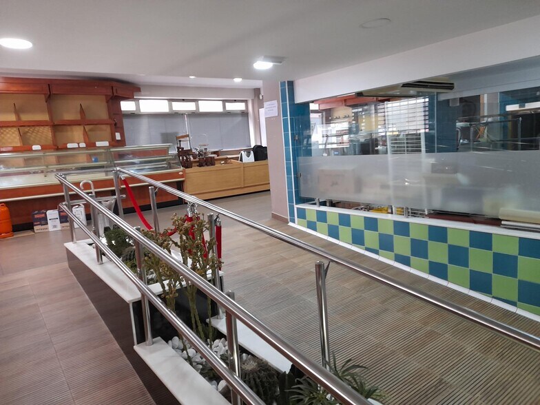 Retail in Cáceres for sale - Building Photo - Image 2 of 18