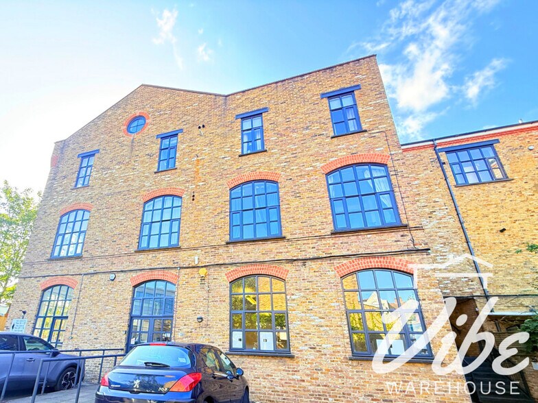 Shacklewell Ln, London for lease - Building Photo - Image 1 of 15