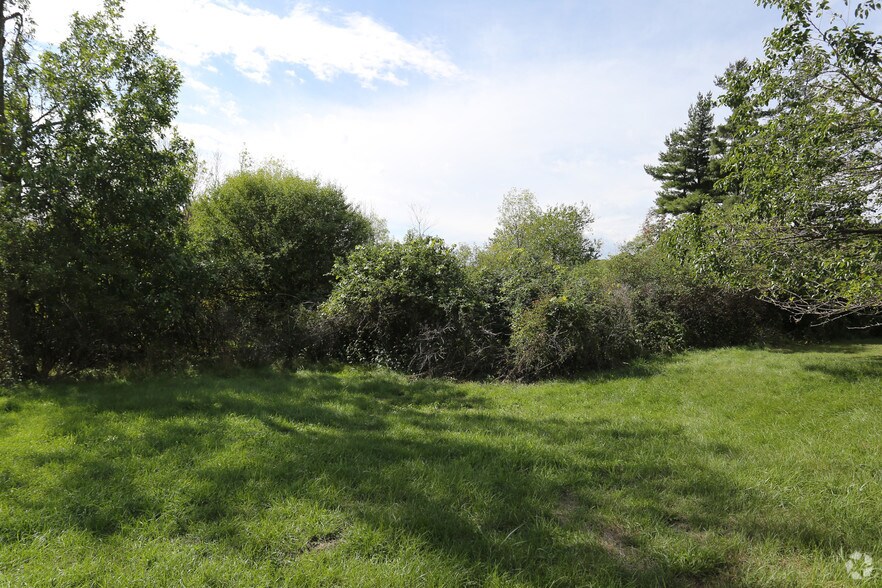 405 S Youngs Rd, Williamsville, NY 14221