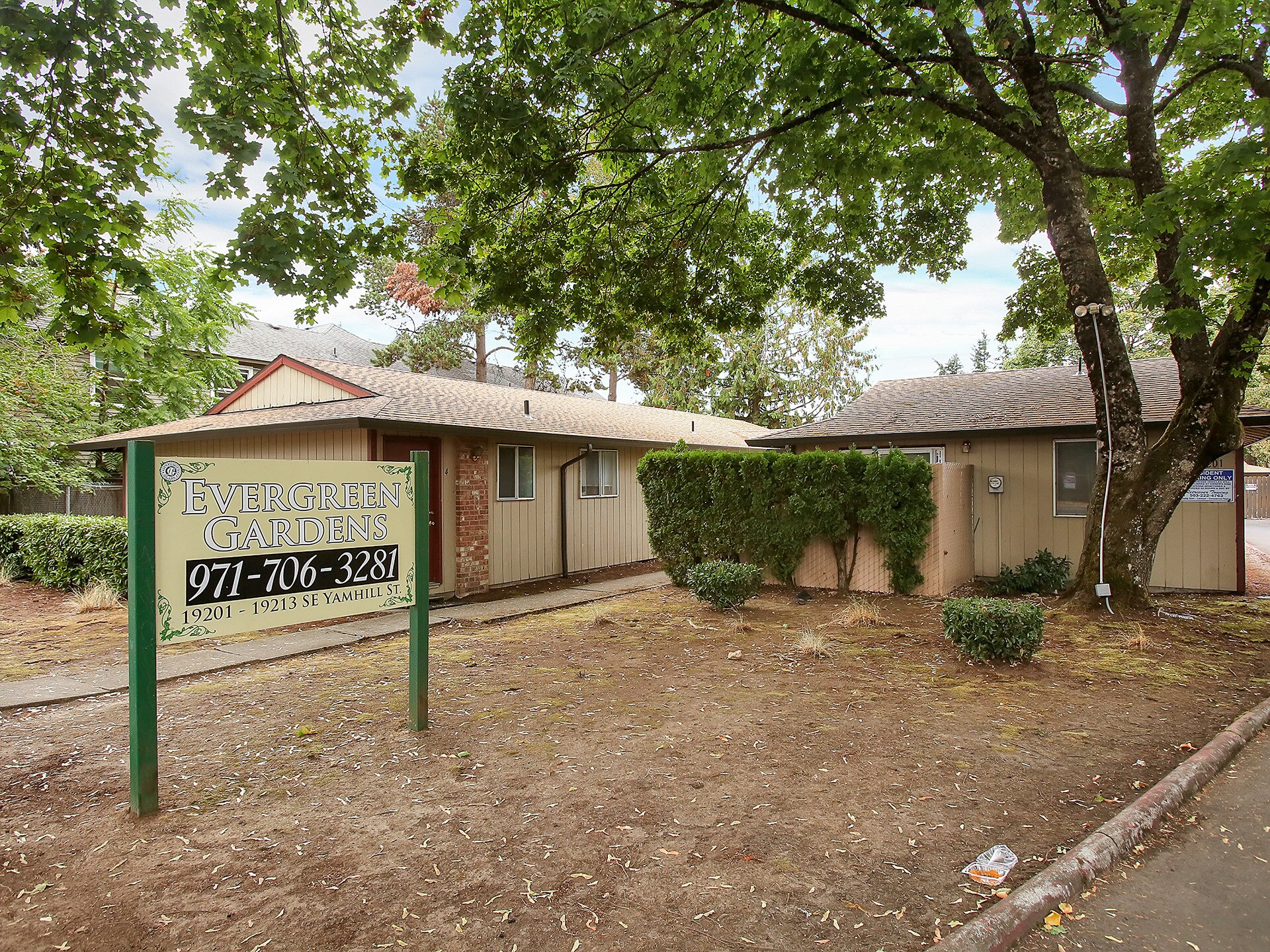 19201-19213 SE Yamhill St, Portland, OR for sale Building Photo- Image 1 of 1