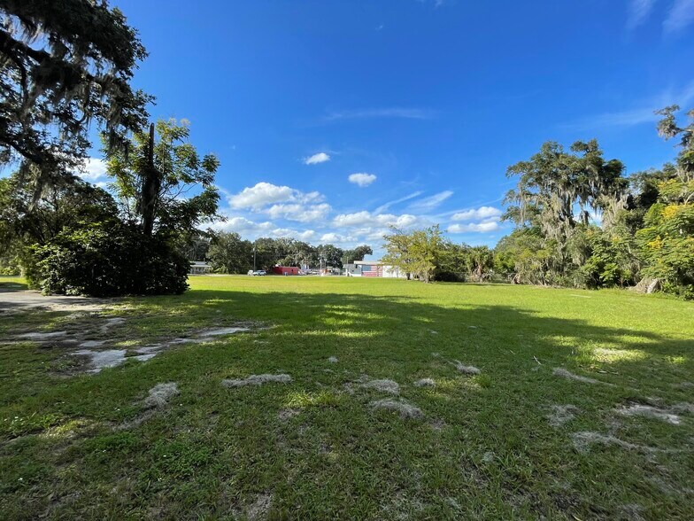 267 N Market Blvd, ster, FL 33597 3 Bldg on 2.32 Acres South of