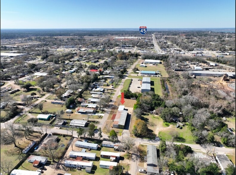 401 Industrial Park Ln, Willis, TX for sale - Aerial - Image 1 of 25