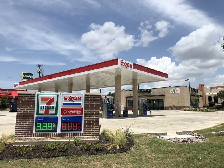 14054 N Stemmons Fwy, Dallas, TX for sale - Building Photo - Image 1 of 1