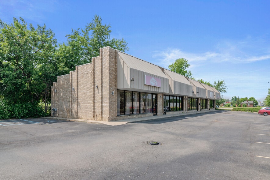 13210-13270 Trenton Rd, Southgate, MI for lease - Building Photo - Image 2 of 8