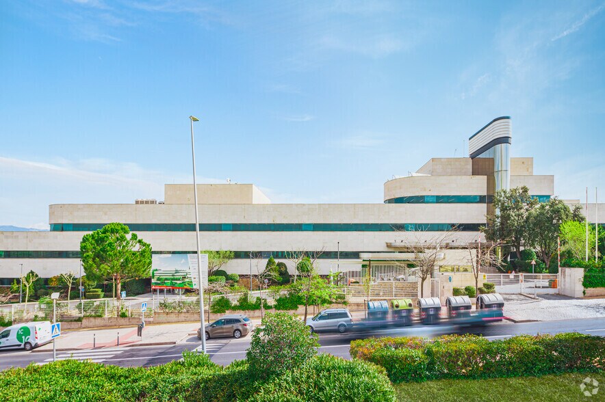 Calle Severo Ochoa, 2, Las Rozas de Madrid, Madrid for lease - Primary Photo - Image 1 of 39