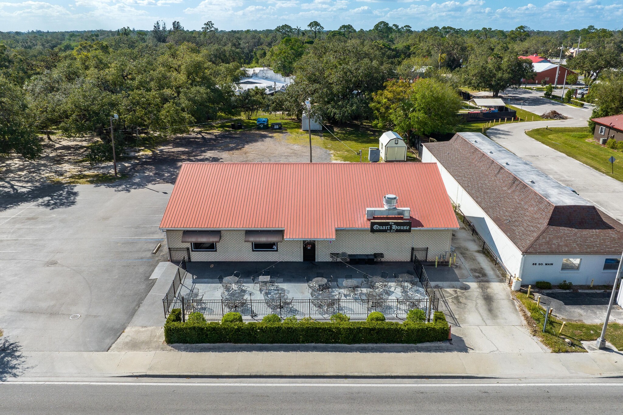 100 S Main St, Labelle, FL 33935 The Quart House