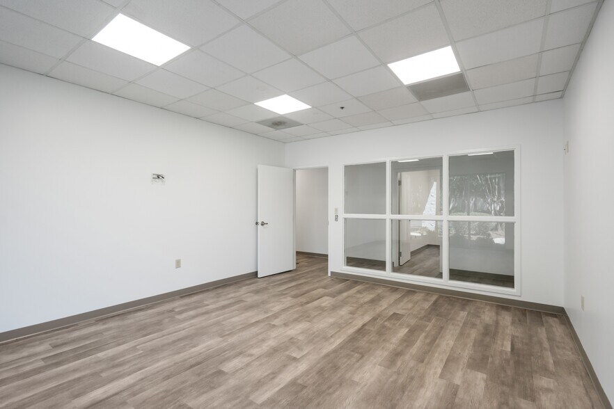 5101 Coosaw Creek Blvd, North Charleston, SC for lease - Building Photo - Image 3 of 9