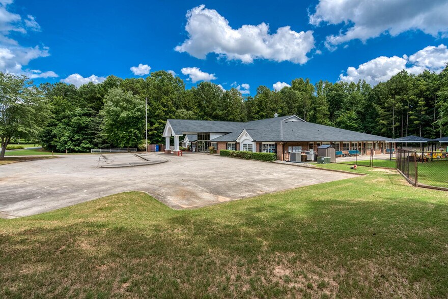 2081 Mesa Valley Way, Austell, GA for sale - Building Photo - Image 2 of 127