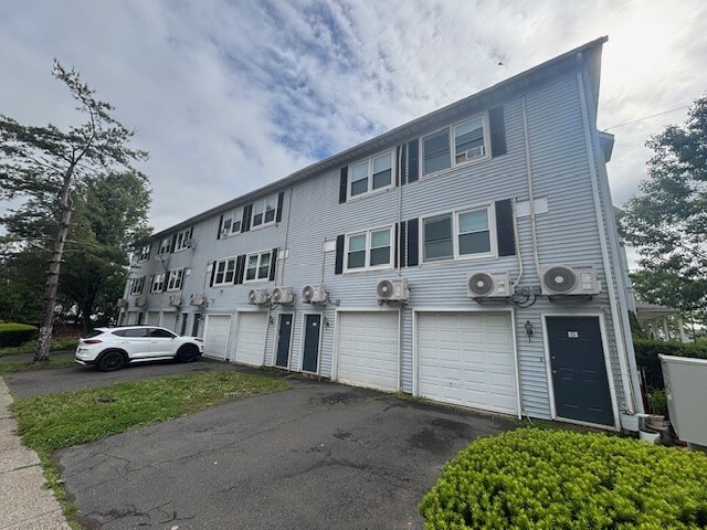 140 Daly Ave, New Britain, CT for sale - Building Photo - Image 2 of 7