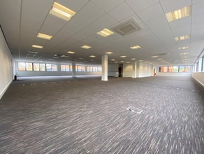 2-3 Wintersells Rd, Byfleet for lease Interior Photo- Image 2 of 6