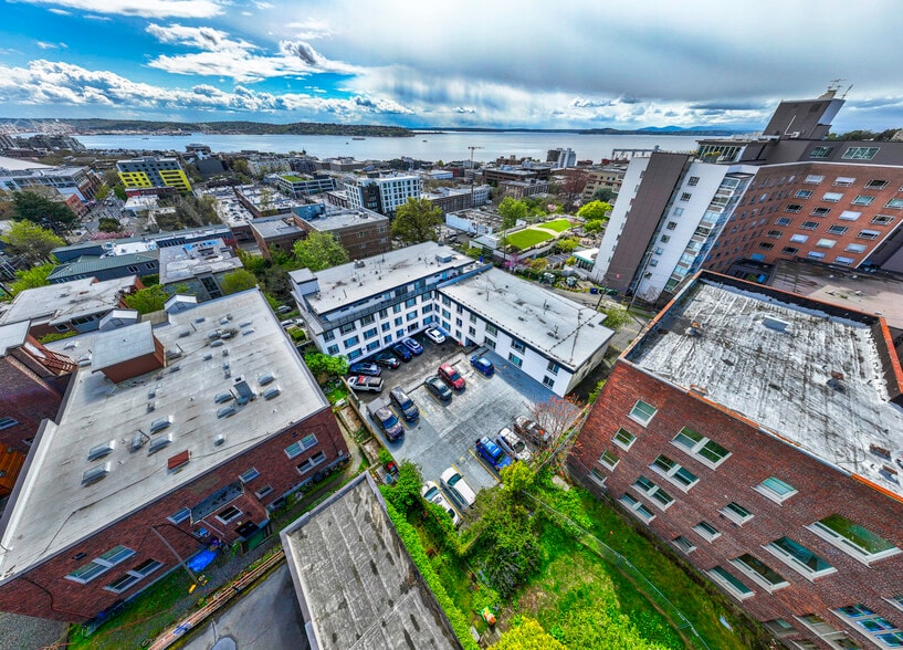800 Queen Anne Ave N, Seattle, WA for sale - Building Photo - Image 3 of 23