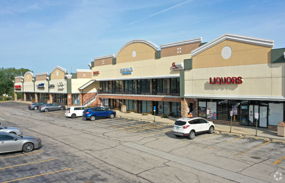 1710-1770 Wise Rd, Schaumburg, IL for lease - Primary Photo - Image 1 of 9