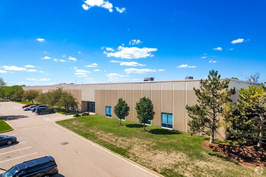 917 Lone Oak Rd, Eagan, MN for lease - Building Photo - Image 1 of 9